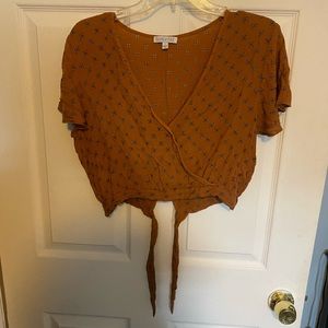 Cropped tie back top